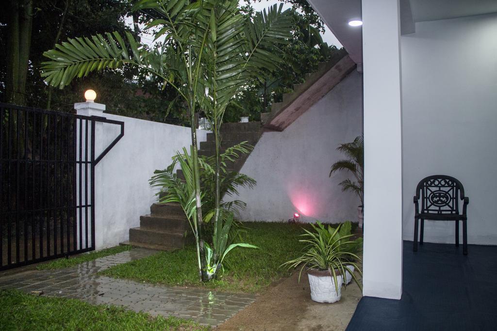 Hotel Wonderset Mirissa Esterno foto